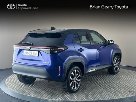 2024 Toyota Yaris Cross HYBRID LUNA SPORT BI-TONE €30,950 thumbnail