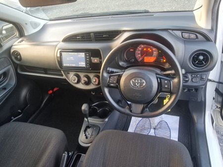 2018 Toyota Vitz - thumbnail 19