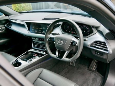 2024 Audi e-tron GT quattro - thumbnail 16