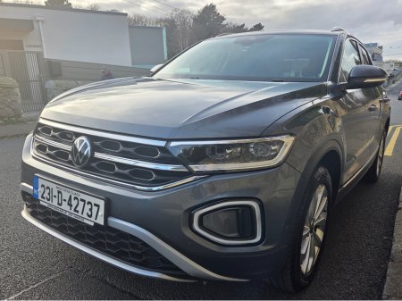 2023 Volkswagen T-Roc - thumbnail 2