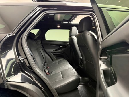 2024 Land Rover Range Rover Evoque HSE DYNAMIC P300E *PAN ROOF* €51,990 thumbnail