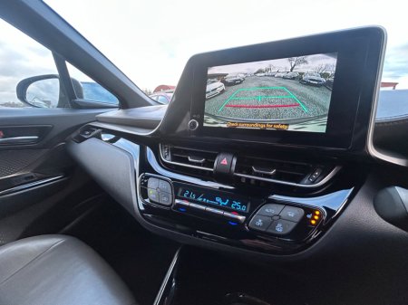 2023 Toyota C-HR 1.8 HYBRID SOL €24,850 thumbnail