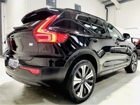2023 Volvo XC40 - thumbnail 9