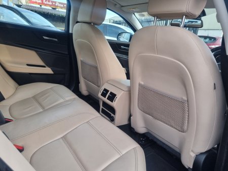 2016 Jaguar XE - thumbnail 10