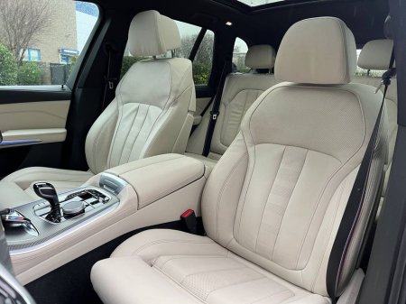 2022 BMW X5 M-SPORT PRO XDRIVE30d * HUGE SPEC * // OPENING PAN ROOF // SERVICE HISTORY // COMFORT PACKAGE €69,900 thumbnail