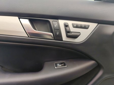 2015 Mercedes-Benz C Class - thumbnail 14