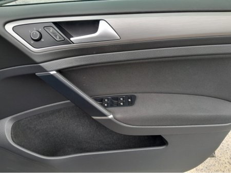 2016 Volkswagen Golf - thumbnail 23