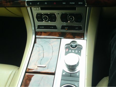 2014 Jaguar XF - thumbnail 18