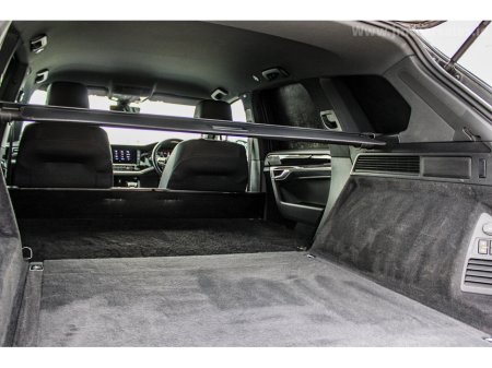 2021 Volkswagen Touareg - thumbnail 31