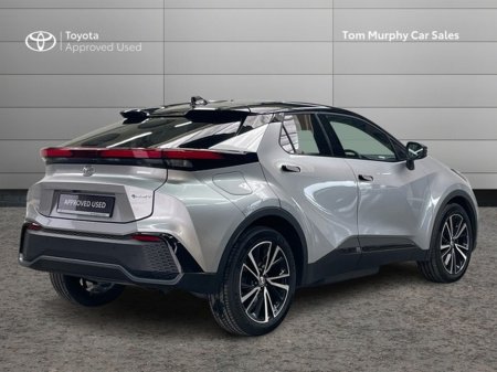 2025 Toyota C-HR - photo 2