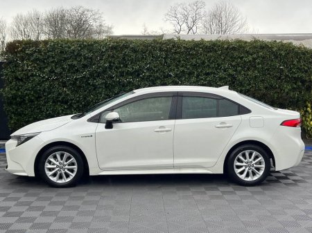 2020 Toyota Corolla 1.8 HYBRID // REVERSE CAMERA // SERVICE HISTORY // DIGITAL CLIMATE CONTROL €18,900 thumbnail