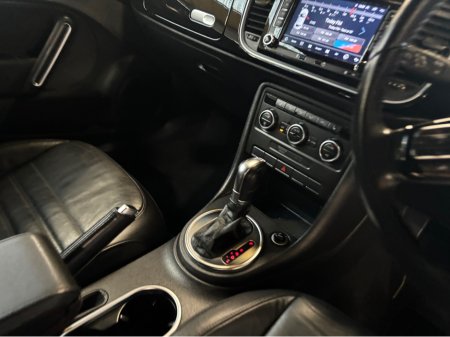 2013 Volkswagen Beetle - thumbnail 16