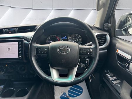 2022 Toyota Hilux ICON 4WD D-4D DCB €26,995 thumbnail