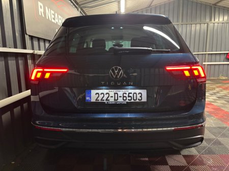 2022 Volkswagen Tiguan - thumbnail 2