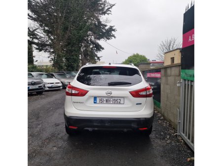 2015 Nissan Qashqai 1.5 DSL XE €10,950 thumbnail