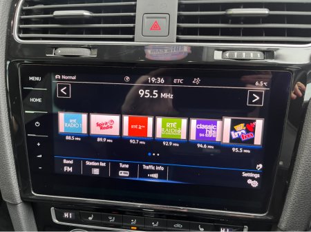 2020 Volkswagen Golf MEISTER HIGHLINE AUTOMATIC 2.0 DIESEL //MASSIVE SPEC//FULL LEATHER HEATED SEATS//DYNAUDIO SOUND SYSTEM//ELECTRIC MEMORY DRIVERS SEAT//REVERSE CAMERA// €21,950 thumbnail