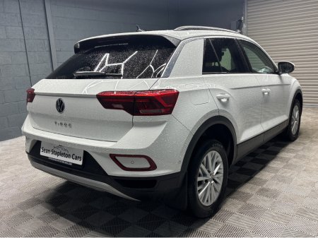 2024 Volkswagen T-Roc LIFE 2.0 TDI MANUAL 6SPEED FWD 116HP 5 €29,950 thumbnail