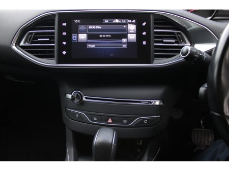 2017 Peugeot 308 - thumbnail 13