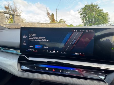 2025 BMW M5 - thumbnail 28