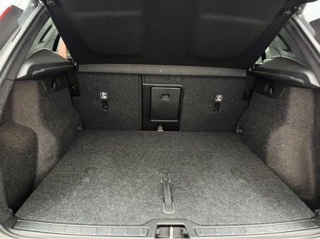 2022 Volvo XC40 - thumbnail 8