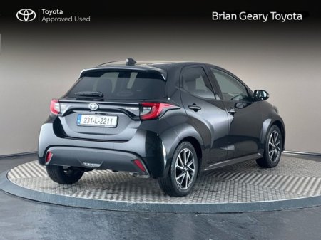 2023 Toyota Yaris Hybrid LunaSport €24,950 thumbnail