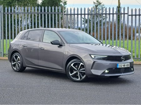 2023 Opel Astra - view 2