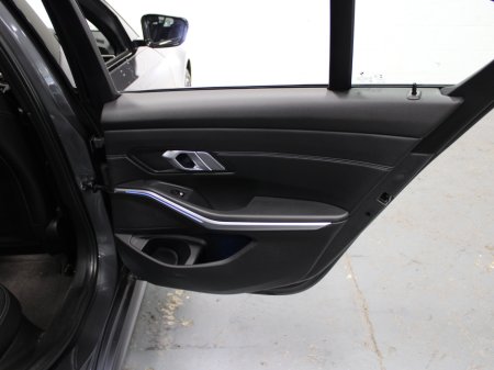 2022 BMW 3 Series - thumbnail 29