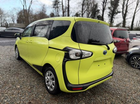 2016 Toyota Sienta  €11,900 thumbnail