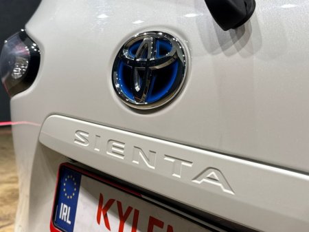 2020 Toyota Sienta - thumbnail 11