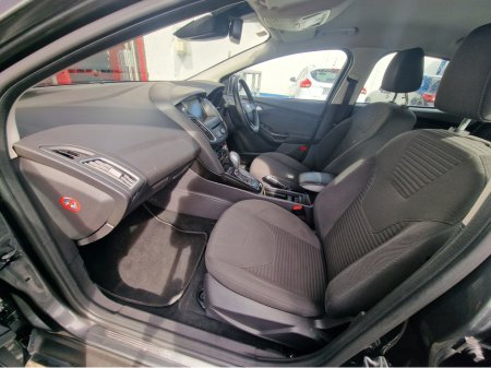 2015 Ford Focus - thumbnail 29