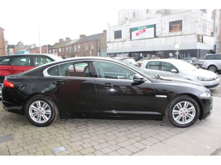 2013 Jaguar XF - thumbnail 3