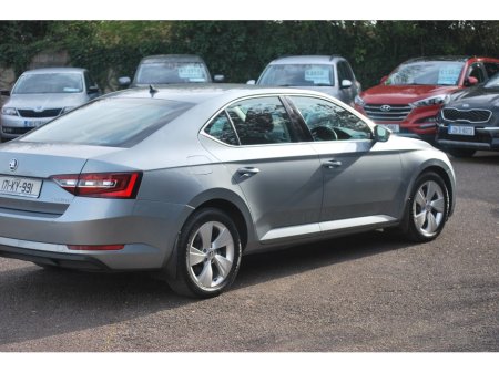 2017 Skoda Superb - thumbnail 5