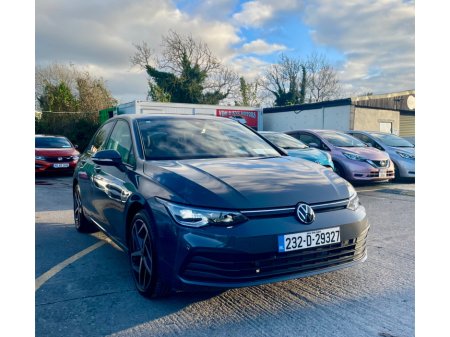 2023 Volkswagen Golf 2.0 TDI 115HP Life €30,499