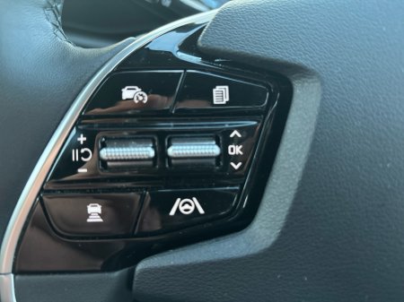 2025 Kia Niro HEV SEM €37,950 thumbnail