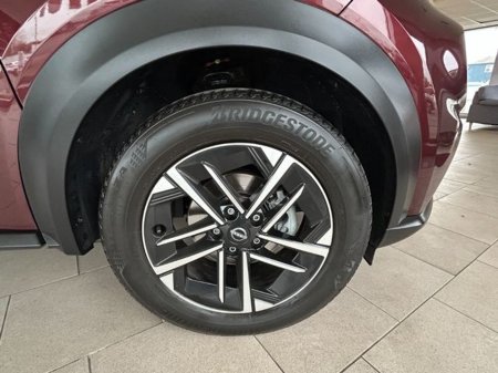 2025 Nissan Juke - thumbnail 3