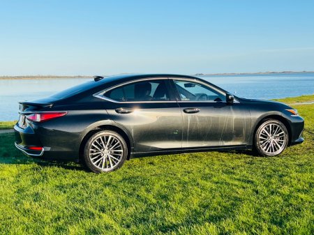 2022 Lexus ES 300 H 300H CVT thumbnail