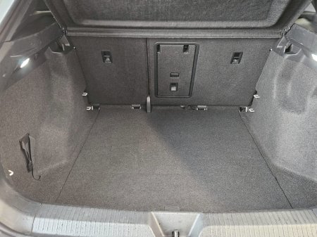 2021 Volkswagen ID.4 LIFE 77kWh 204HP €19,950 thumbnail