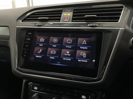 2019 Volkswagen Tiguan 2.0 TDI 190HP 4M R-Line DSG 7S €31,995 thumbnail