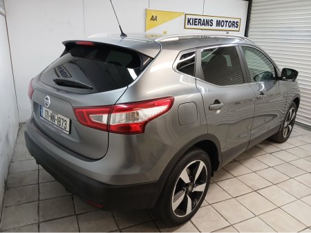 2017 Nissan Qashqai - thumbnail 3