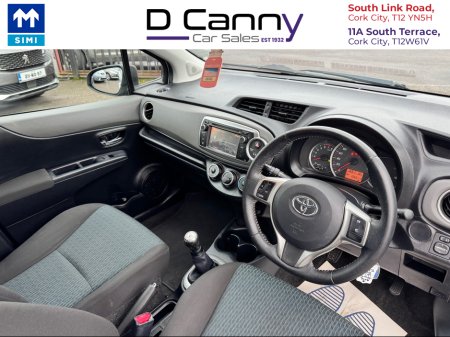 2012 Toyota Yaris - thumbnail 7