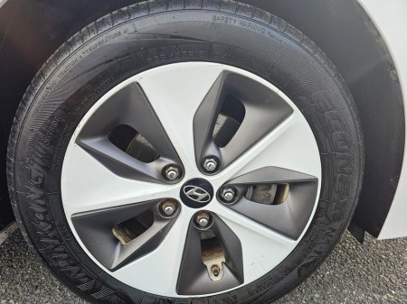 2018 Hyundai Ioniq FULL E V, 200 KM RANGE, FULL DEALER HISTORY, NEW NCT, FINANCE, WARRANTY, 5 STAR REVIEWS €9,995 thumbnail