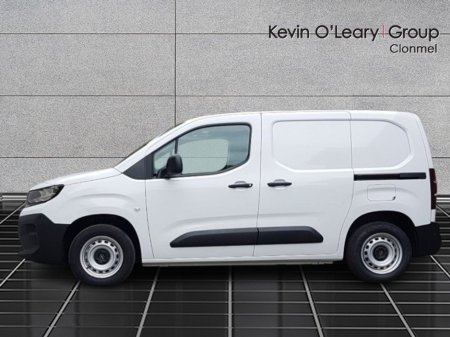 2026 Opel Combo COMBO 19 KOMF L1H1-1.5 100BHP D €20,995 thumbnail