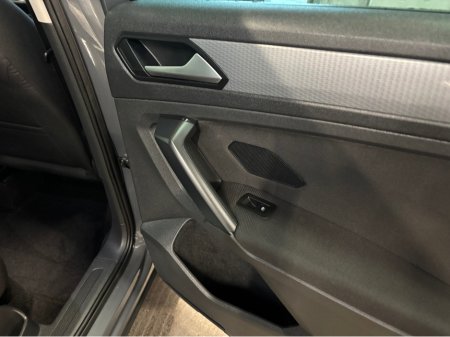 2022 Volkswagen Tiguan 1.4 TSI LIFE 245PS 5DR Auto Plug in Hybrid Finance Available own this car from €112 per week €26,250 thumbnail