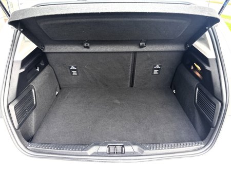 2019 Ford Focus - thumbnail 15