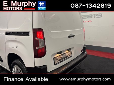 2021 Peugeot Partner - thumbnail 25