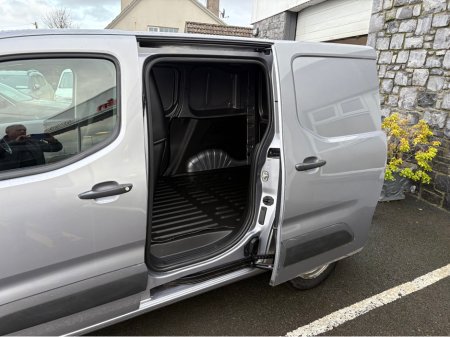 2023 Citroen Berlingo LX BLUEHDI 100 MWB 65 €19,995 thumbnail