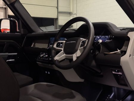 2021 Land Rover Defender Hard TOP D Mhev Auto #70 €59,950 thumbnail