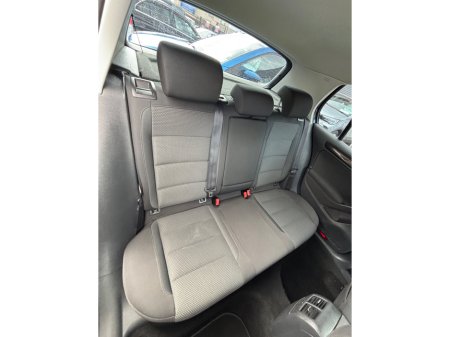 2010 Volkswagen Golf - thumbnail 21