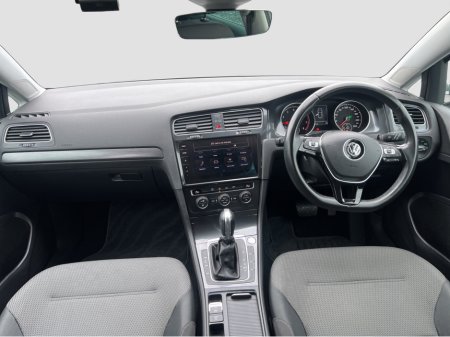 2018 Volkswagen Golf 2018 Volkswagen Golf 1.2 TSI Automatic €17,950 thumbnail