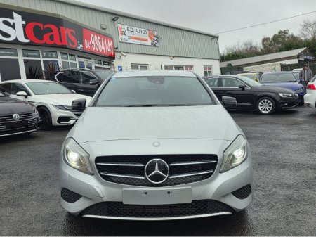2015 Mercedes-Benz A Class A180  HALF LEATHER HEATED SEATS - REV CAMERA - HI SPEC / SYSTEM LOW ROAD TAX BAND / SIMI DEALER €14,950 thumbnail